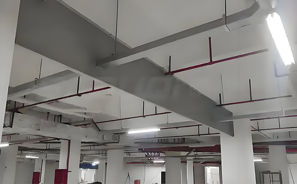 阿克陶挡烟垂壁