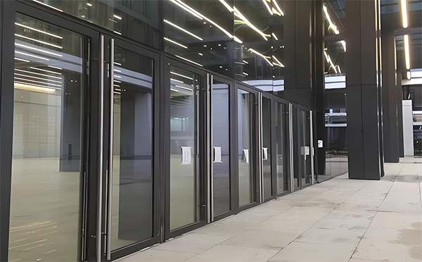 阿克陶玻璃地弹门 阿克陶玻璃地弹门