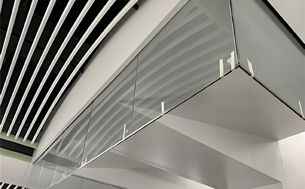 阿克陶玻璃挡烟垂壁