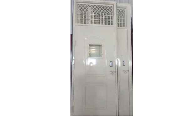 阿克陶学校教室门