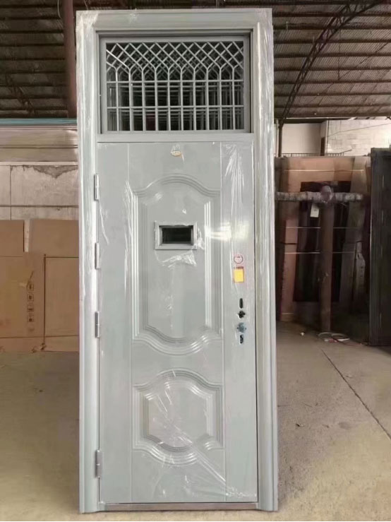 阿克陶学校教室门