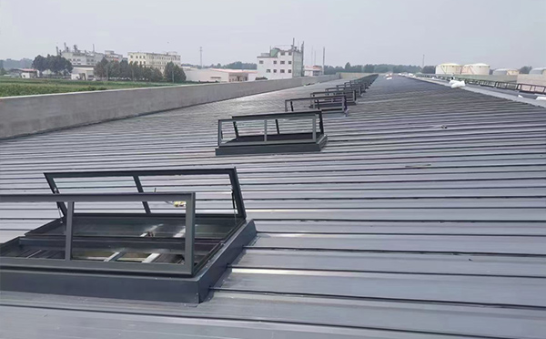 某中学室内体育馆阿克陶排烟窗改造项目