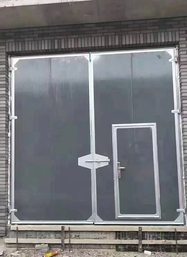 阿克陶工业平开门在大型设备制造车间的应用实例